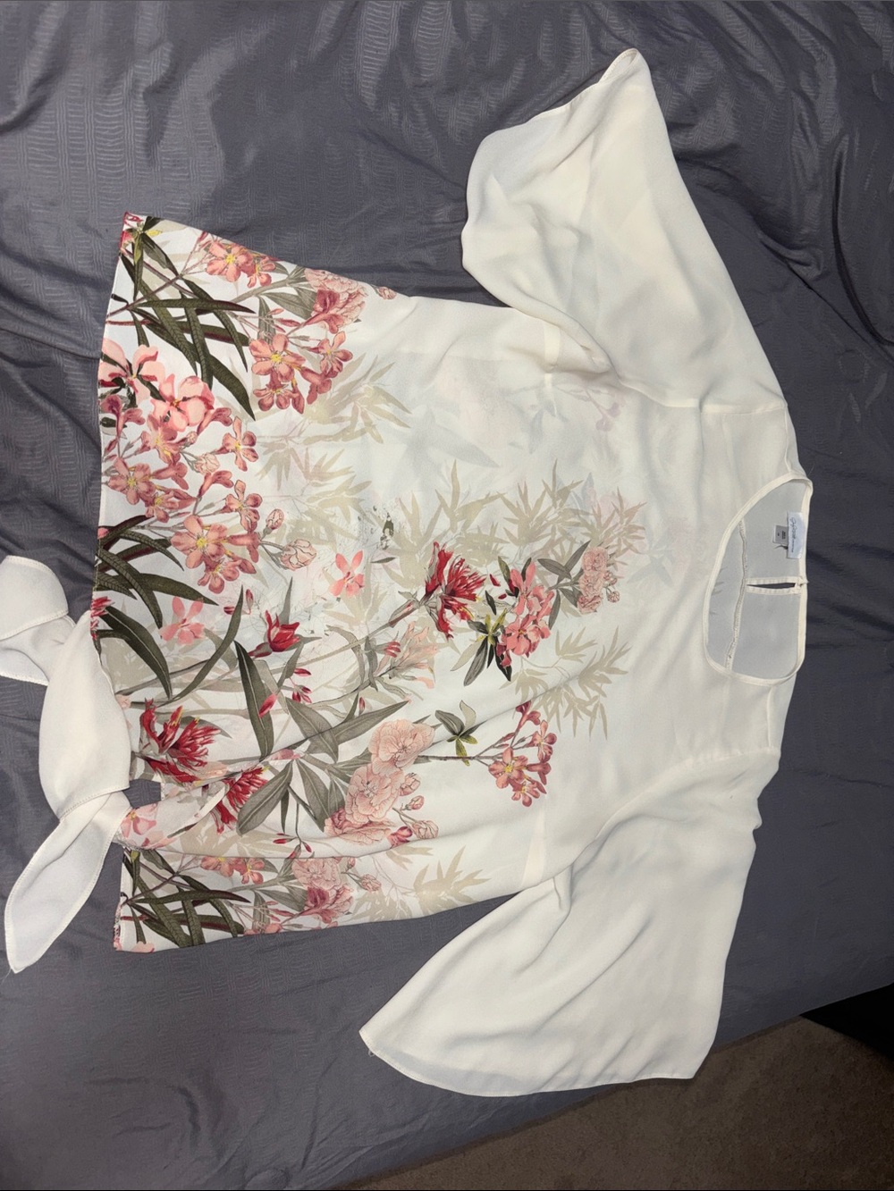 Jaclyn Smith White Floral Tie-Hem Blouse